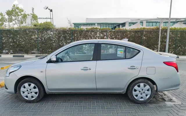 Nissan Sunny - image 3