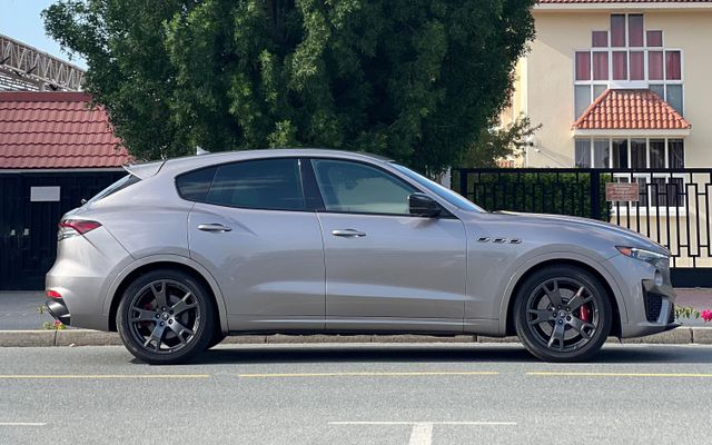 MASERATI LEVANTE - image 4