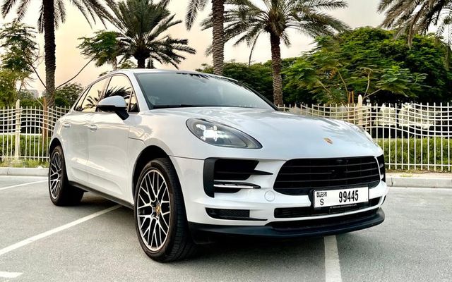 PORSCHE MACAN - image 1