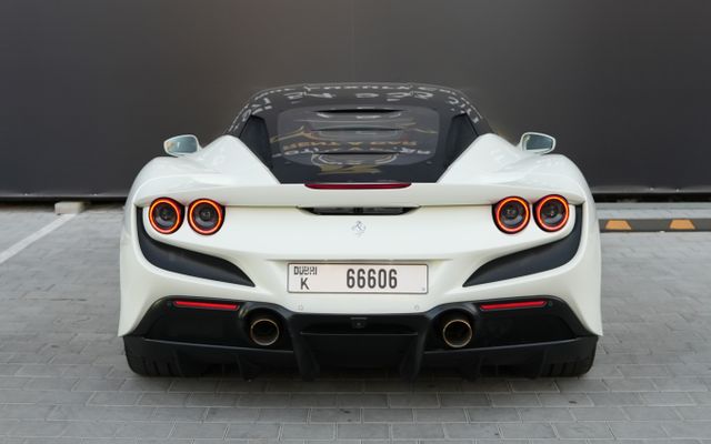FERRARI F8 TRIBUTO - image 3