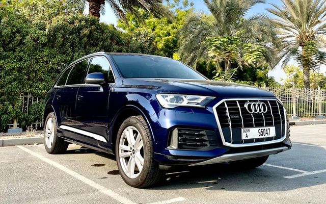 AUDI Q7 - image 1