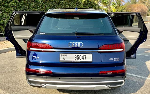 AUDI Q7 - image 4