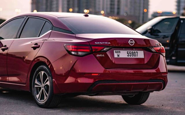 NISSAN SENTRA - image 4