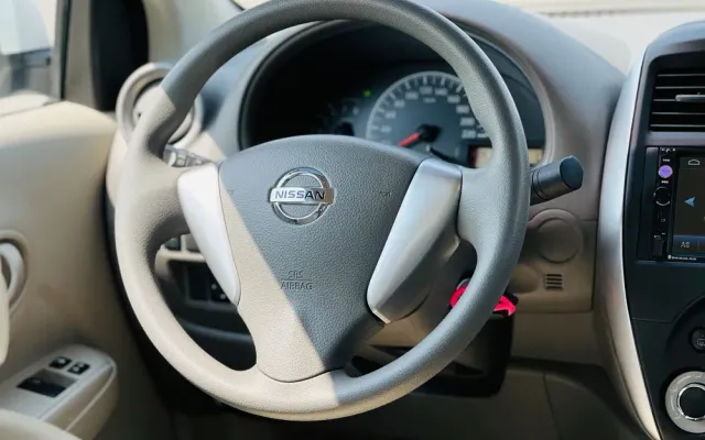 Nissan Sunny - image 4