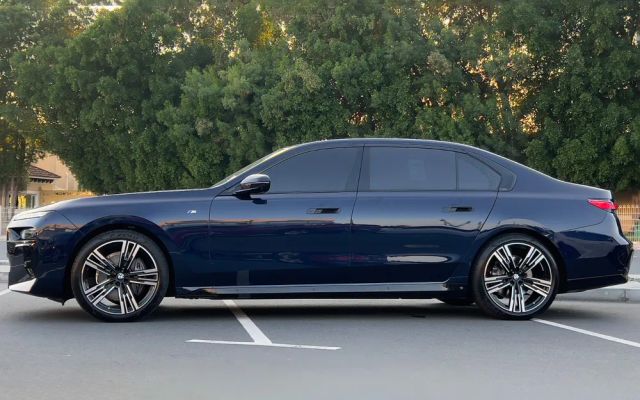 BMW 730I - image 2