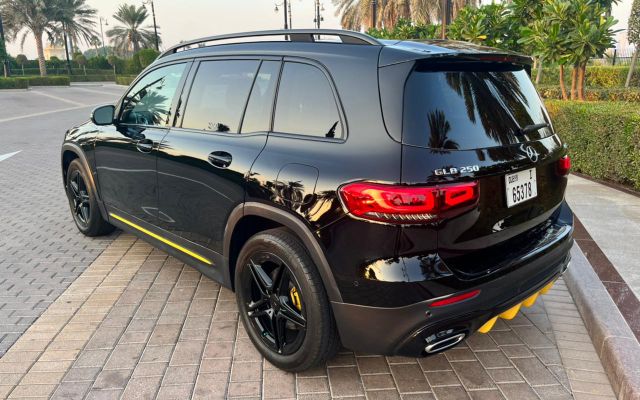 Mercedes GLB250 - image 4