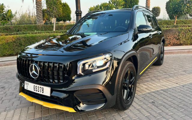 Mercedes GLB250 - image 1