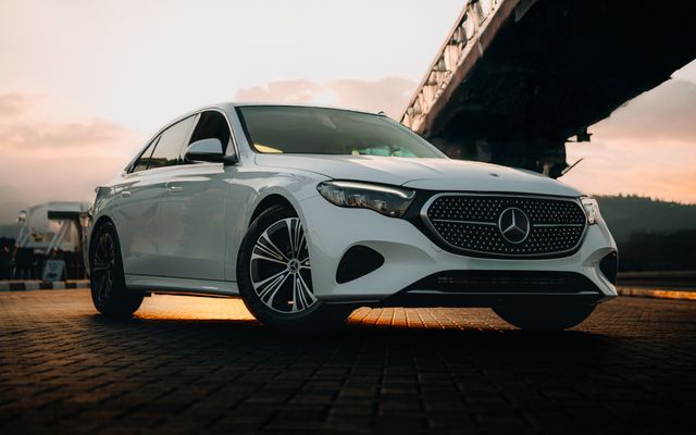 Mercedes E200 2025 - image 1