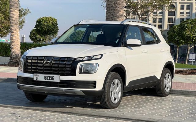 Hyundai Venue - image 1