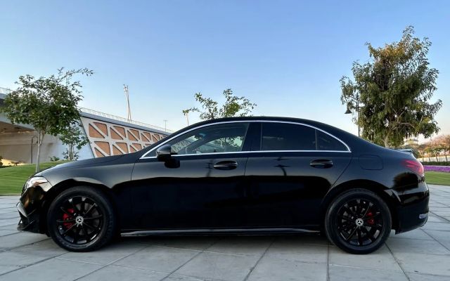 Mercedes-Benz A220 - image 2