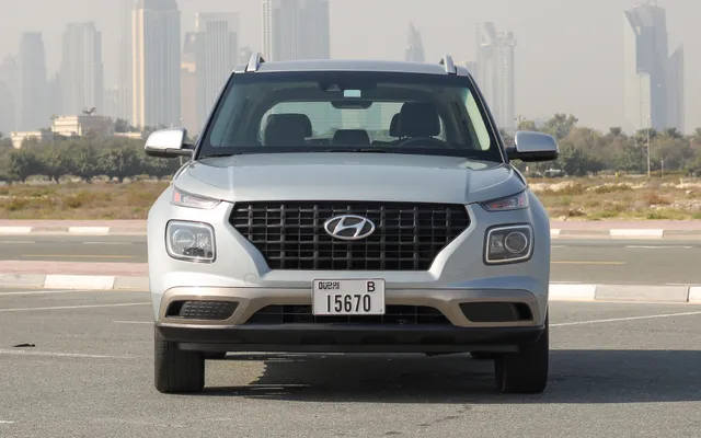 Hyundai Venue - image 3