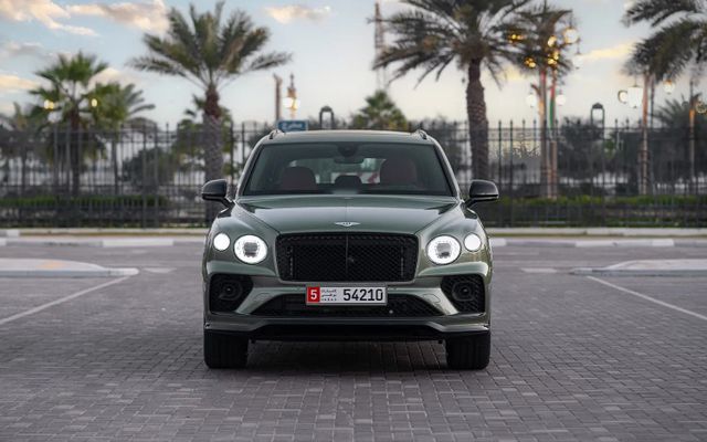 Bentley BENTAYGA - image 3