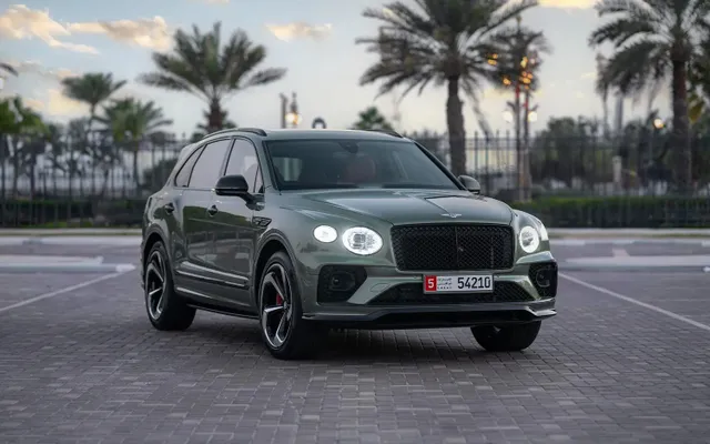 Bentley BENTAYGA - image 1