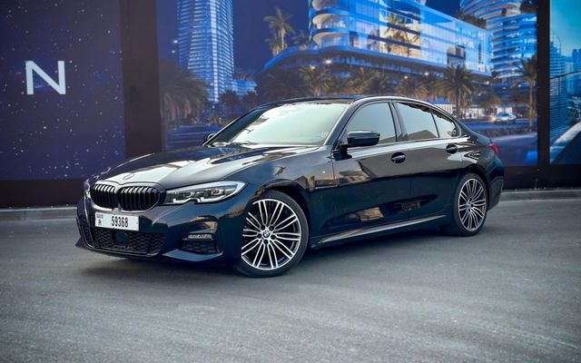 BMW 320i - image 1