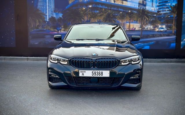 BMW 320i - image 3