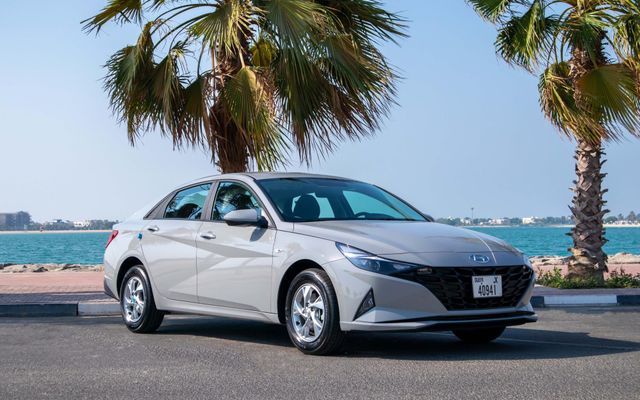 HYUNDAI ELANTRA - image 1