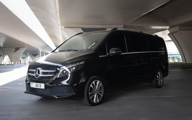 6 Seater Car Rental in Dubai