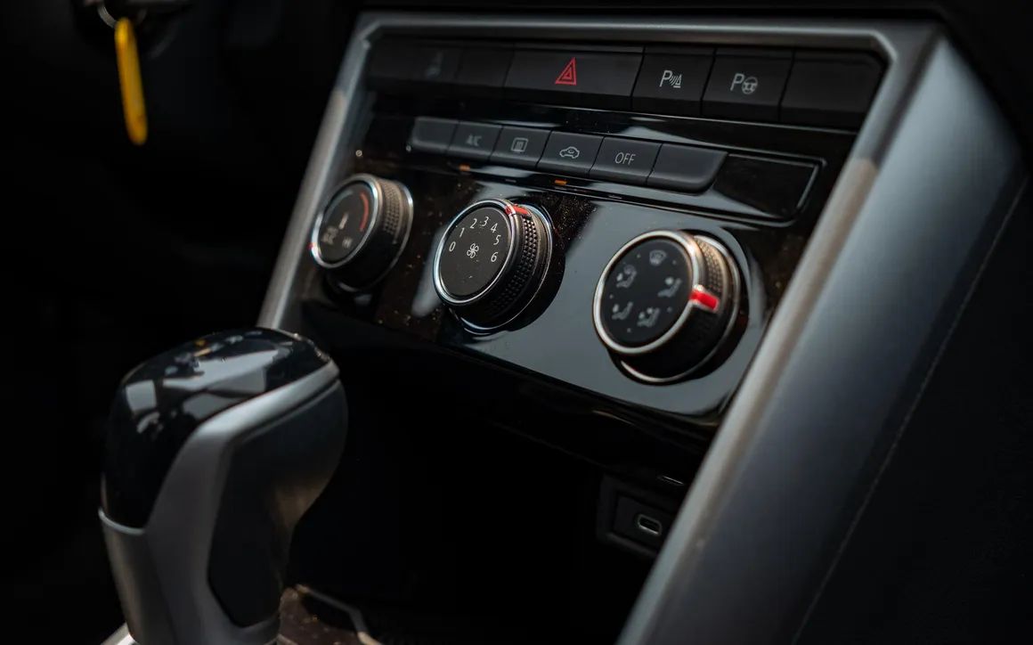 Volkswagen T-Roc Life+ - image 13