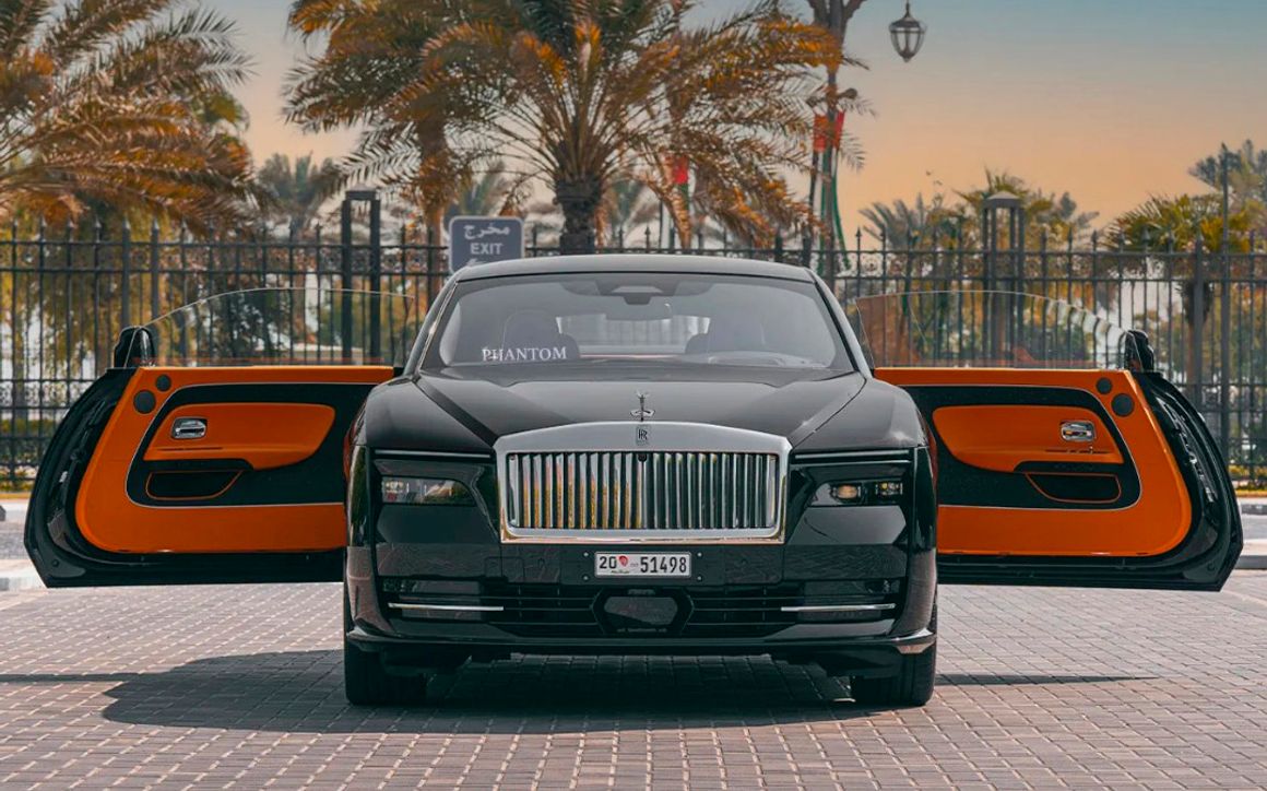 Rolls Royce Spectre - image 1