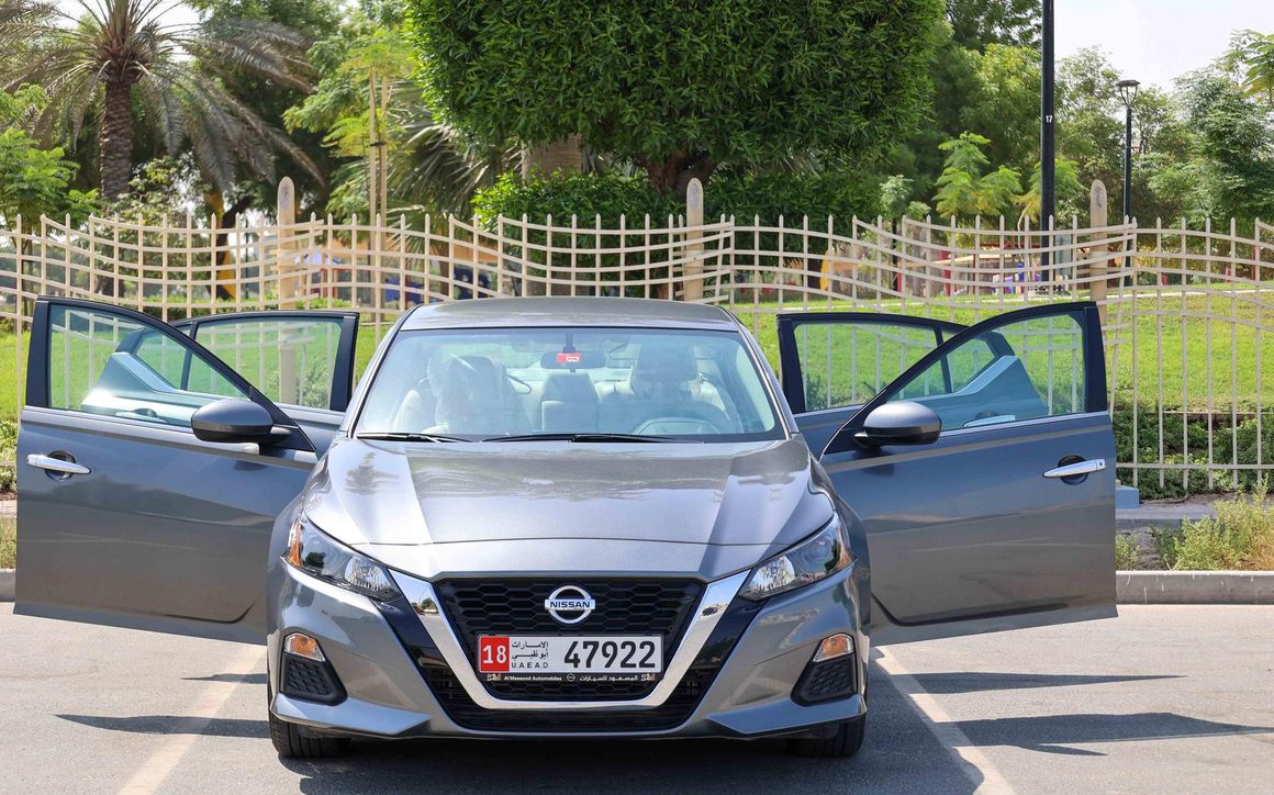Nissan Altima - image 9