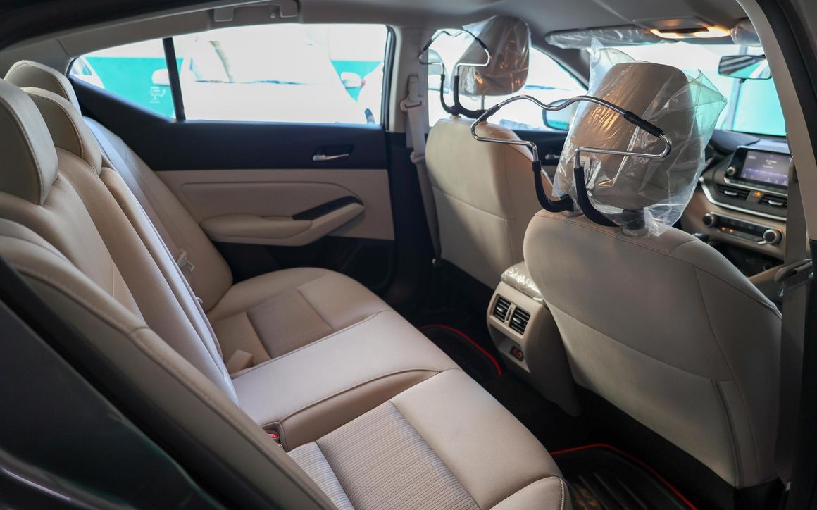 Nissan Altima - image 16