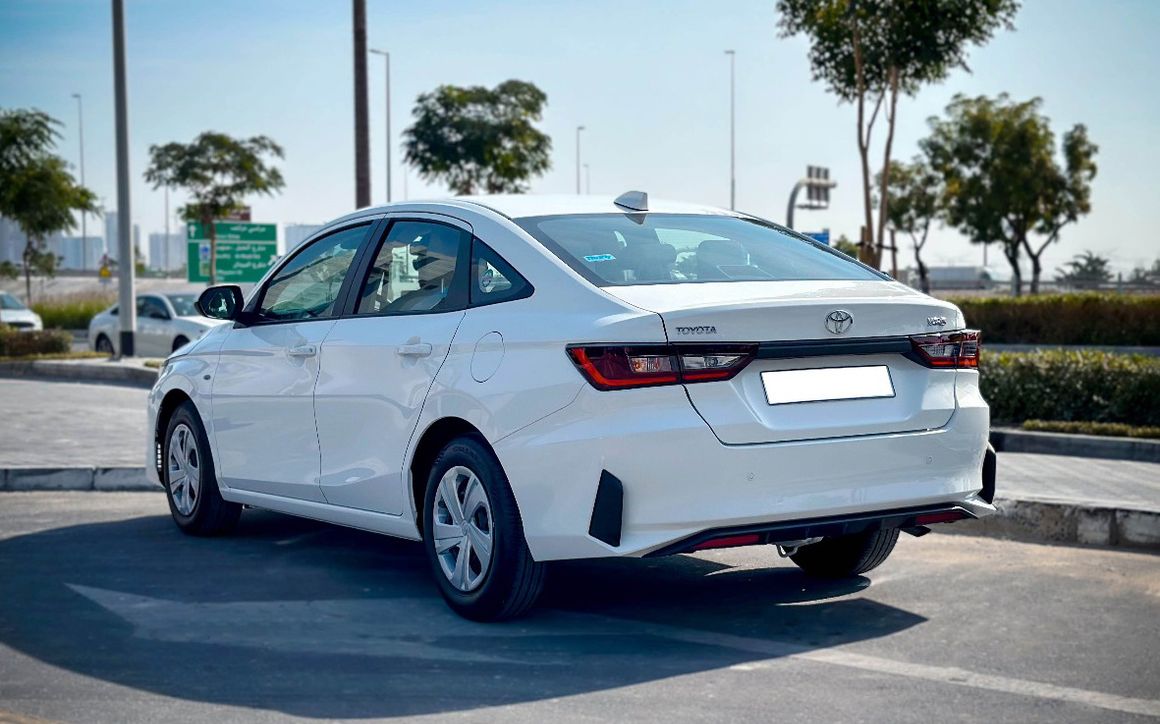Toyota Yaris Sedan - image 3