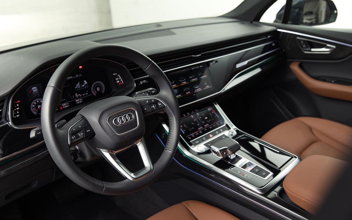 Audi Q7 - image 7