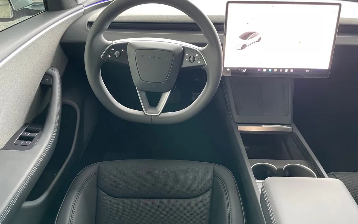 TESLA MODEL 3 STANDARD - image 8