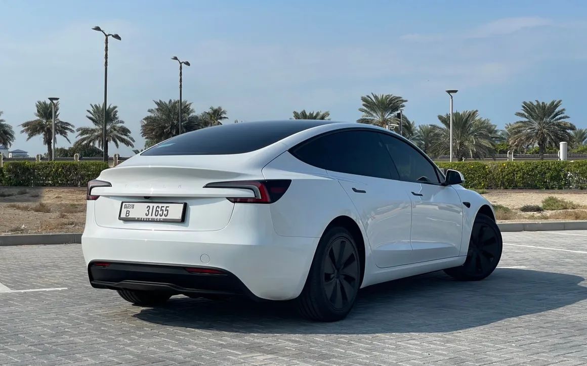 TESLA MODEL 3 STANDARD - image 6