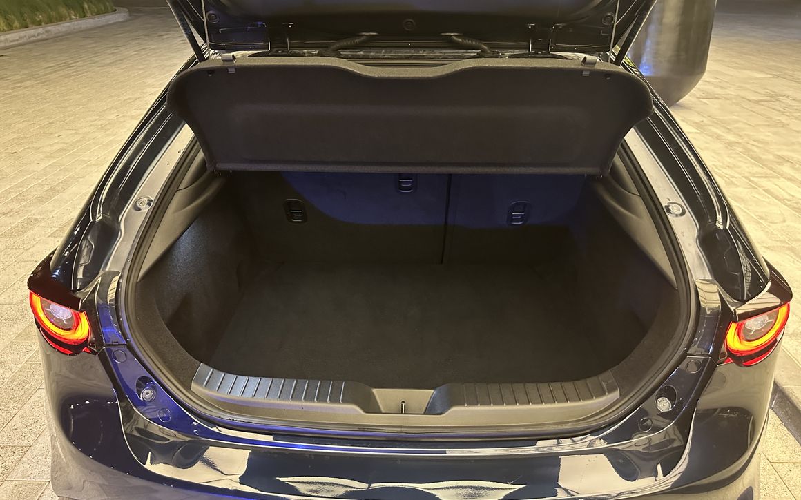 Mazda 3 - image 9