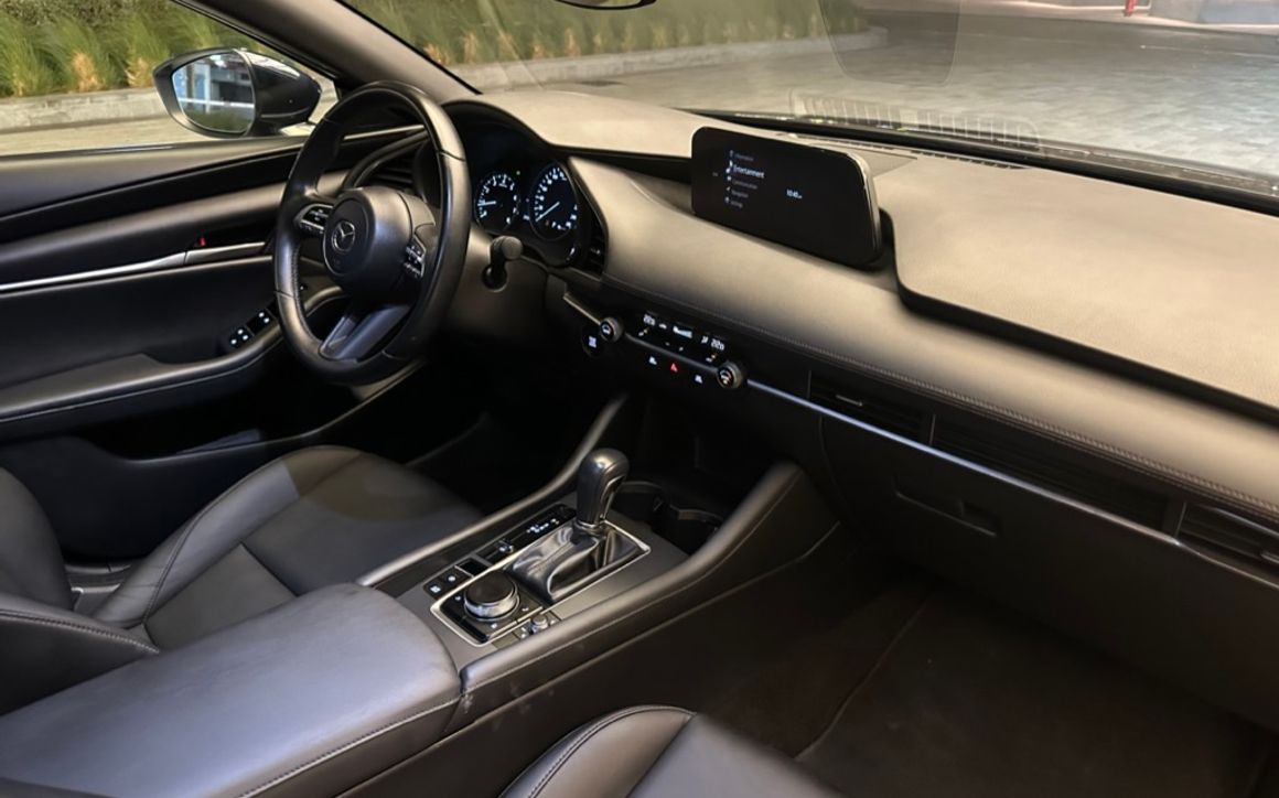 Mazda 3 - image 11