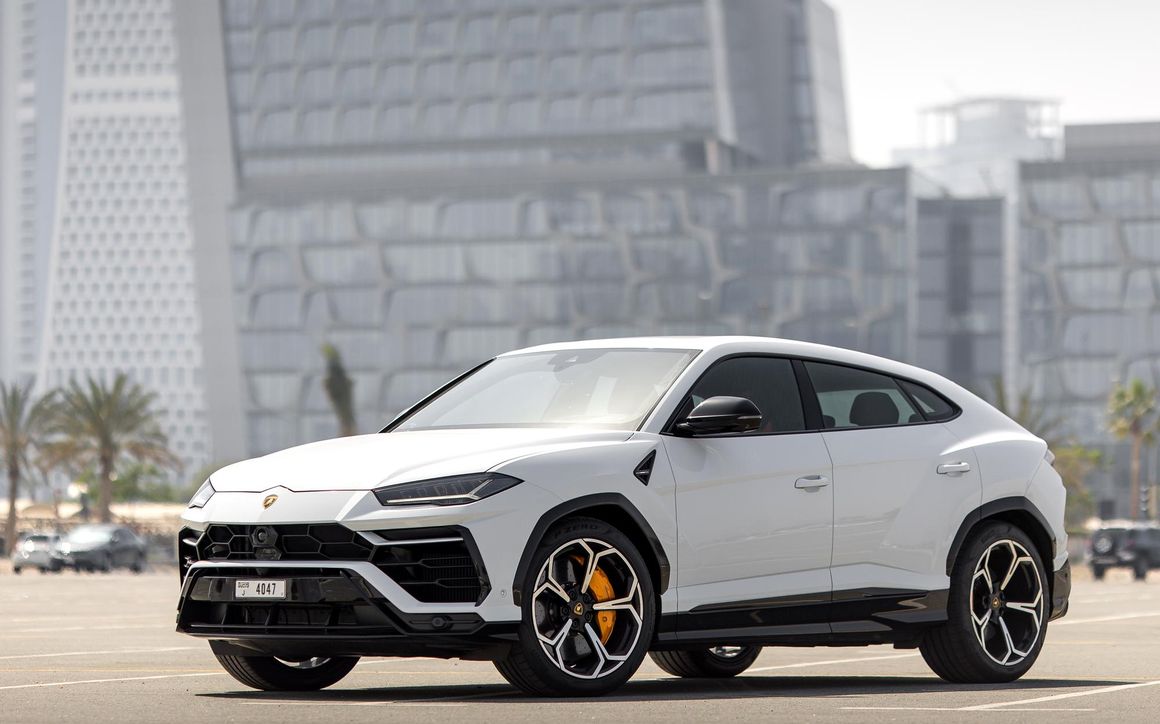 Lamborghini Urus - image 1