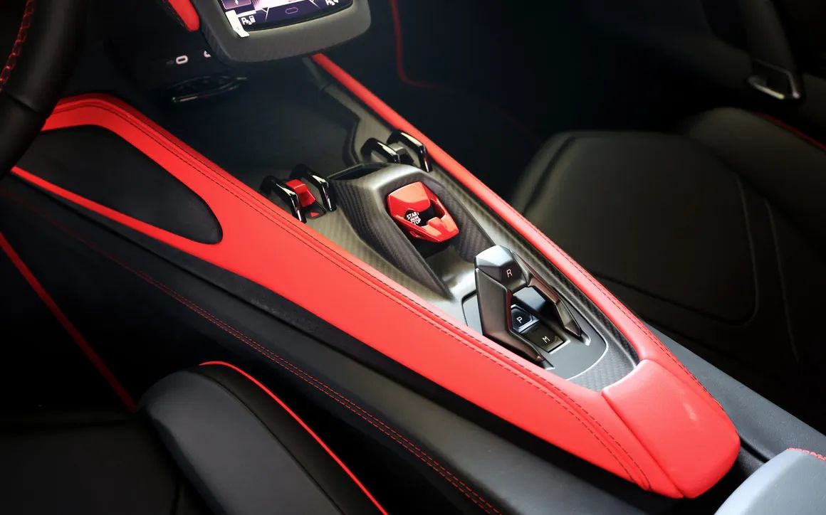 Lamborghini Revuelto - image 10