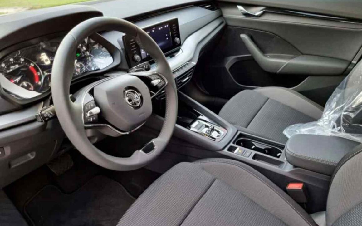 SKODA OCTAVIA - 2023 - image 4