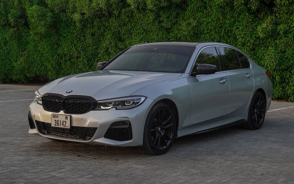 BMW 330i - image 1