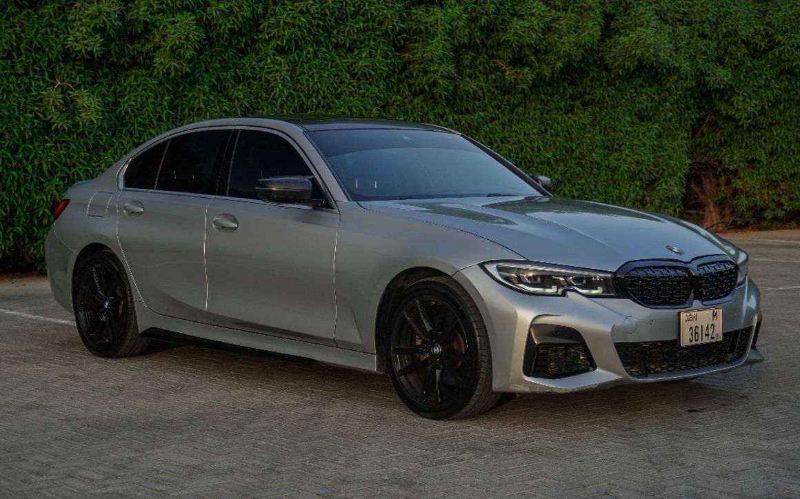 BMW 330i - image 3