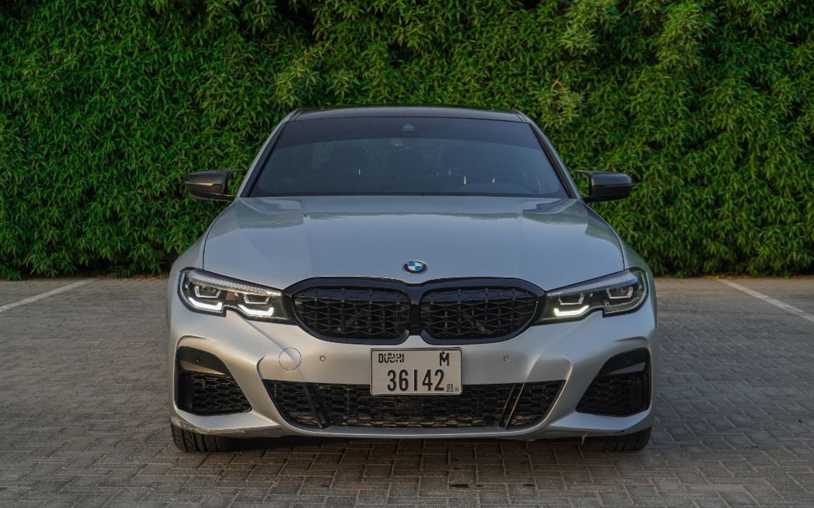 BMW 330i - image 2