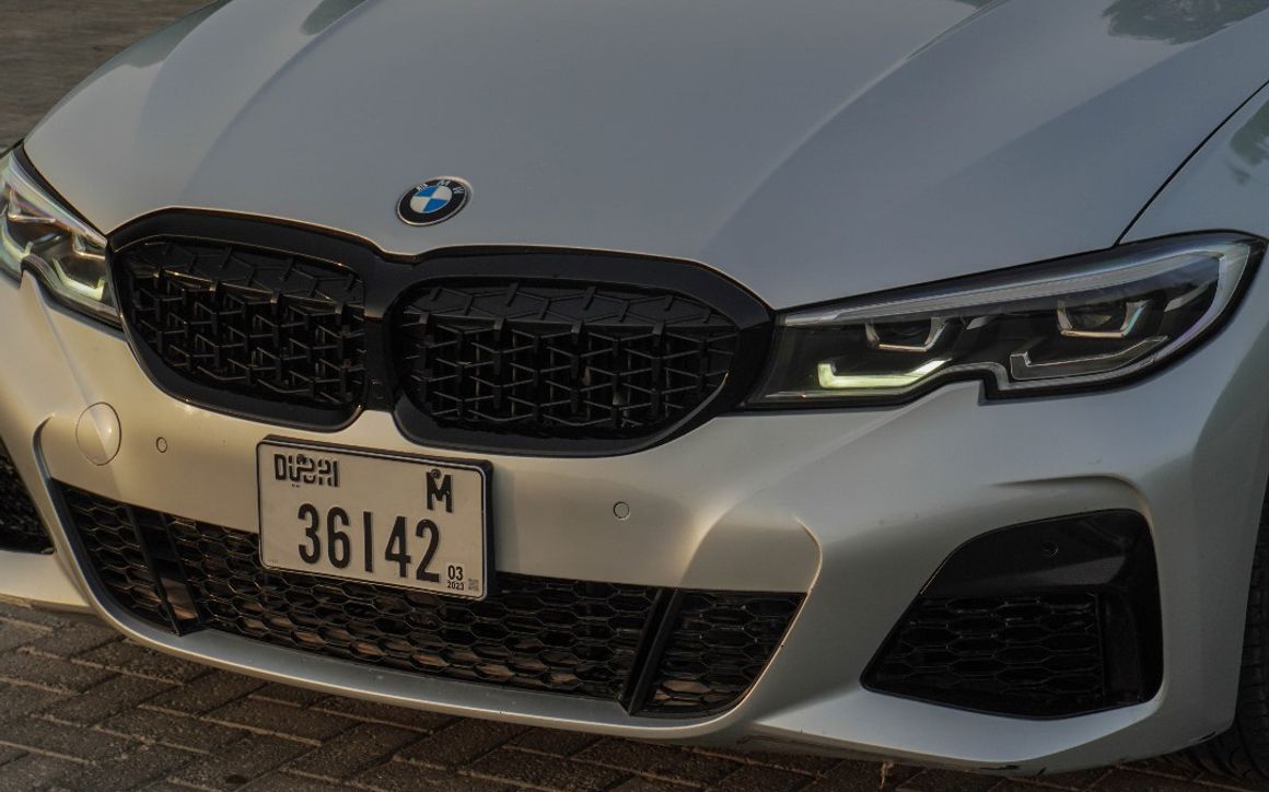 BMW 330i - image 7