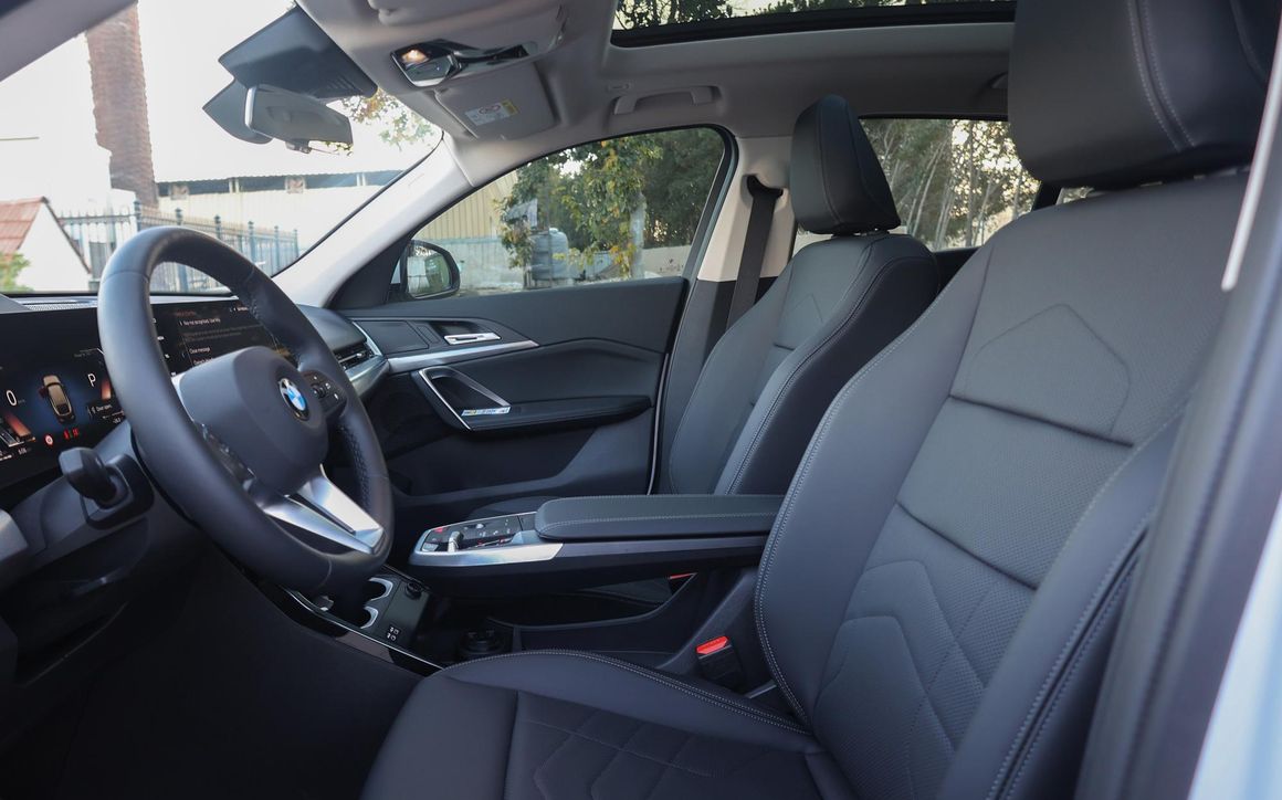 BMW X2 18i New Generation Gray - image 4
