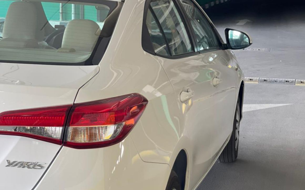 TOYOTA YARIS SEDAN - image 5