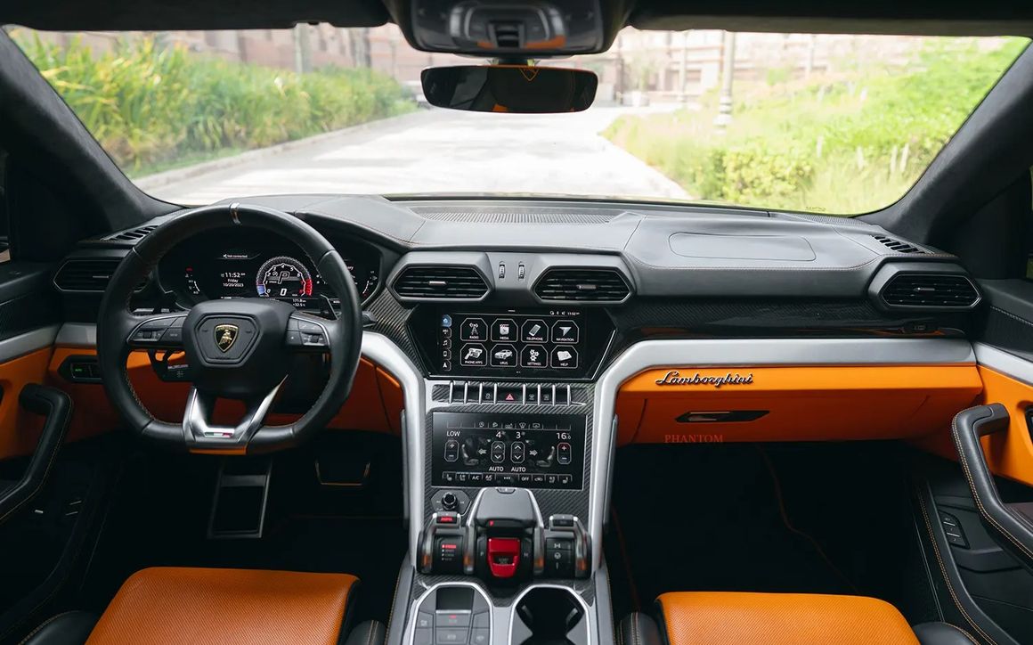LAMBORGHINI URUS - image 6