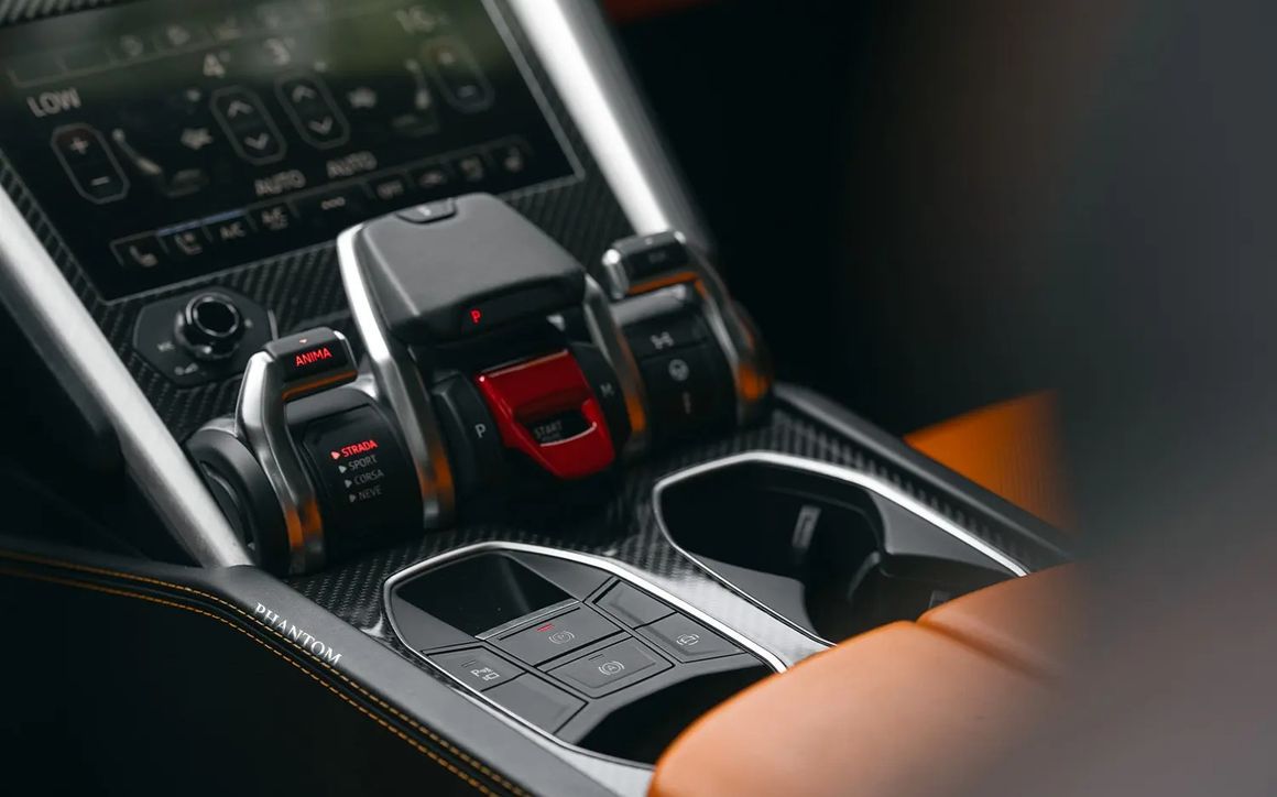 LAMBORGHINI URUS - image 10