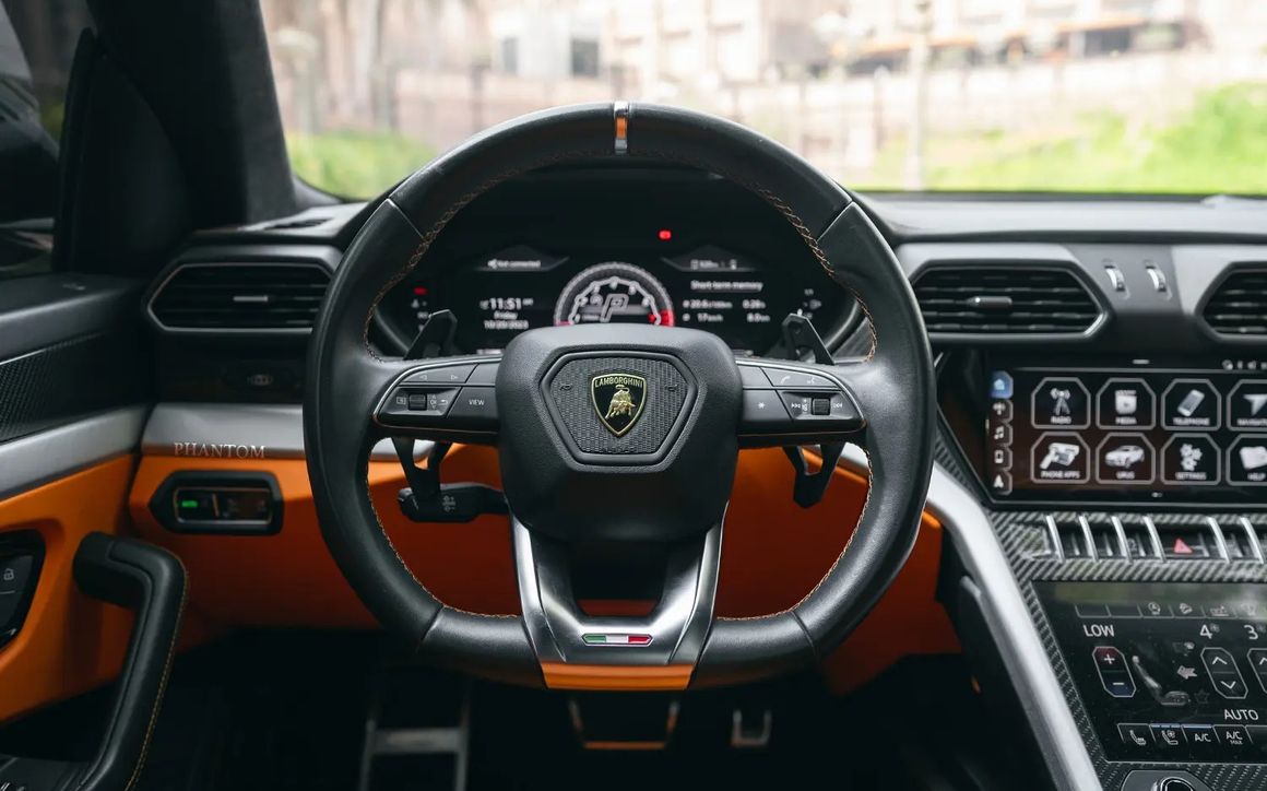 LAMBORGHINI URUS - image 9
