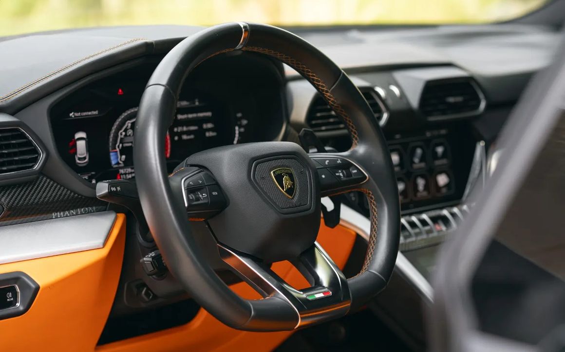 LAMBORGHINI URUS - image 8