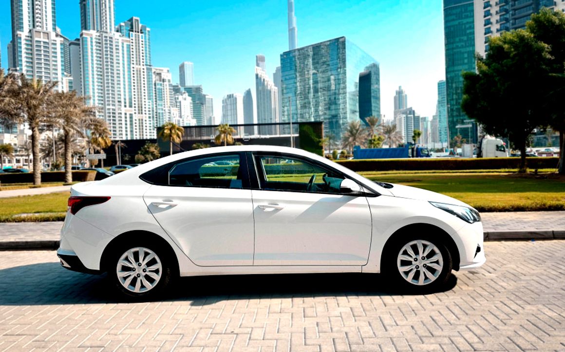HYUNDAI ACCENT - image 2