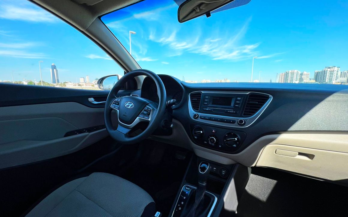 HYUNDAI ACCENT - image 4