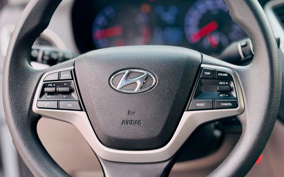 HYUNDAI ACCENT - image 11