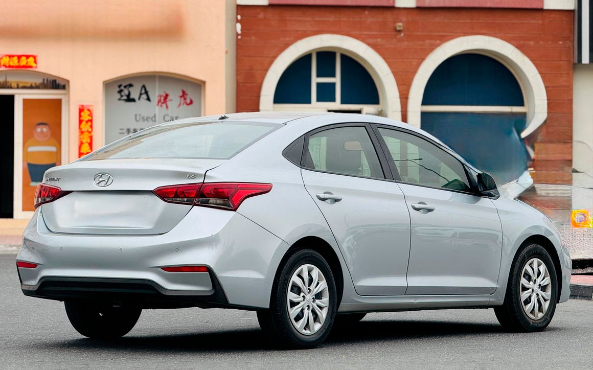 HYUNDAI ACCENT - image 7