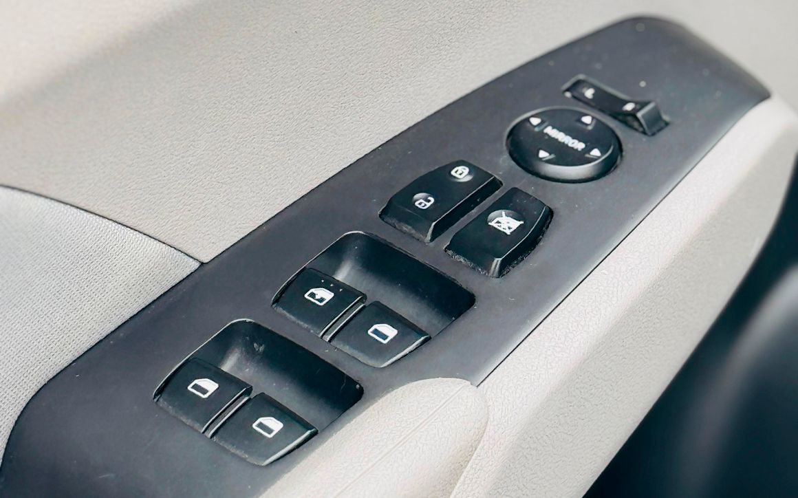 HYUNDAI ACCENT - image 15