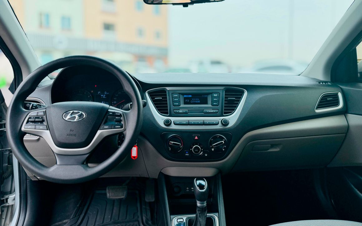 HYUNDAI ACCENT - image 10